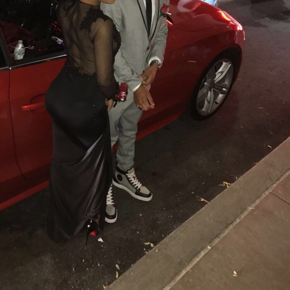 Black sequin prom dress - Picture 4 of 5